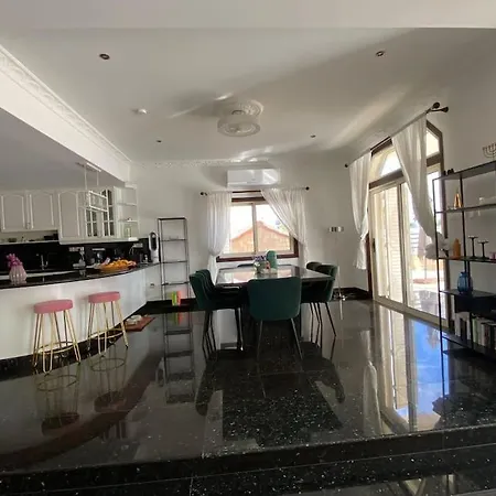 Beachfront Villa Meneou