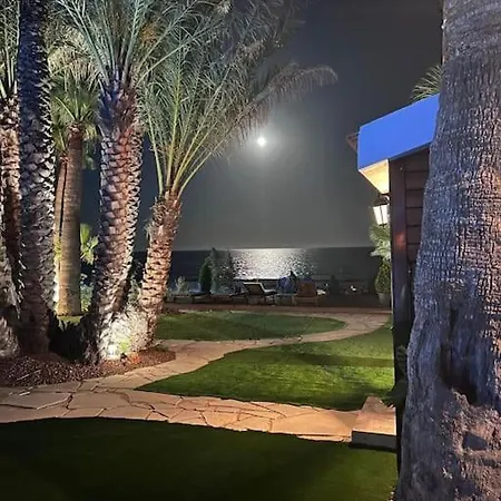 Beachfront Villa Meneou