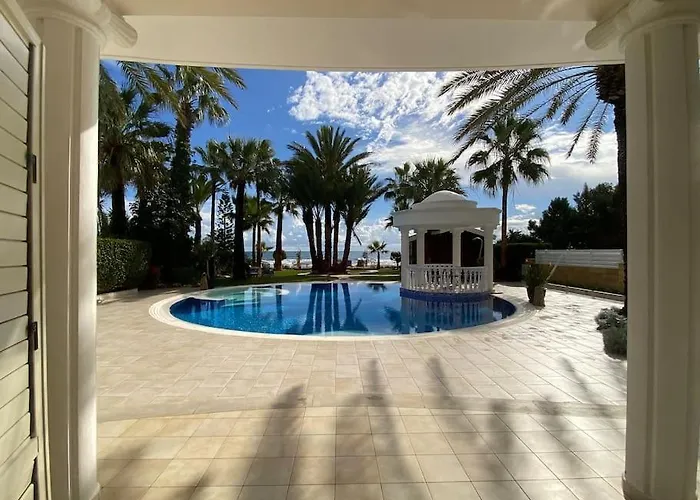 Beachfront Villa Meneou