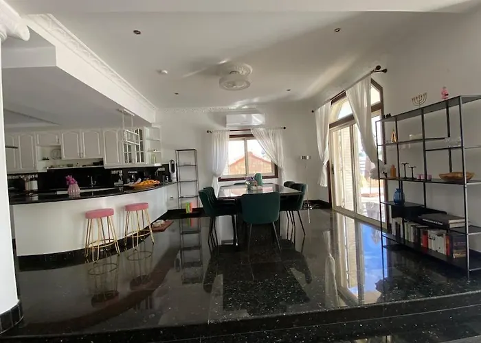 Beachfront Villa Meneou