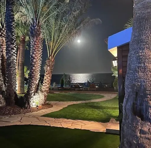 Beachfront Villa Meneou