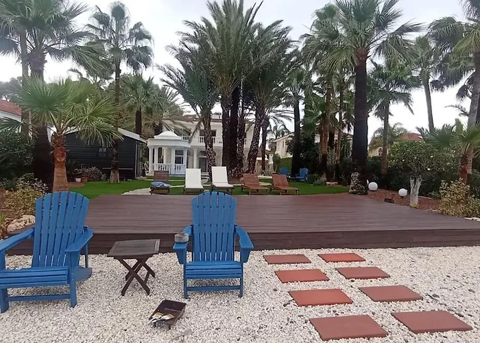 Beachfront Villa Meneou